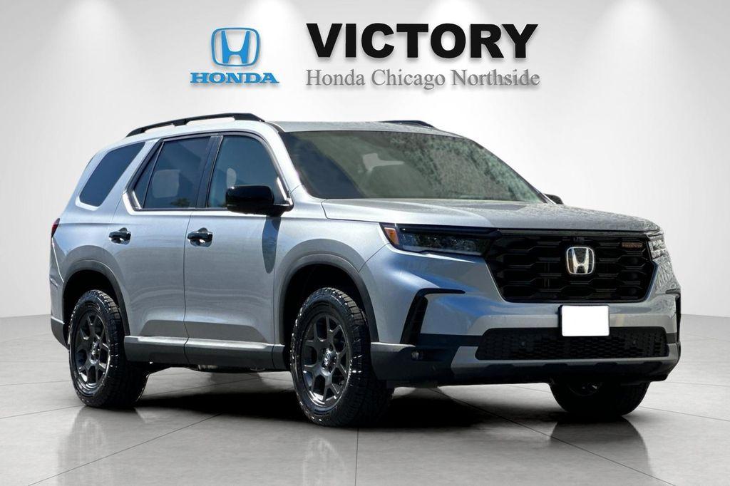 new 2025 Honda Pilot car, priced at $50,895