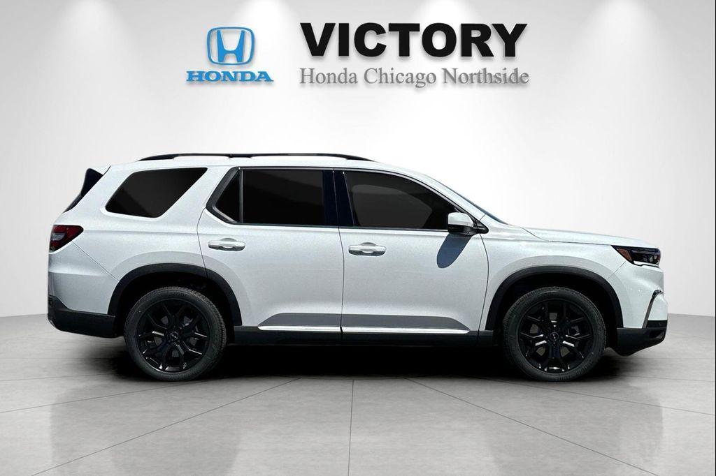 new 2025 Honda Pilot car, priced at $53,450