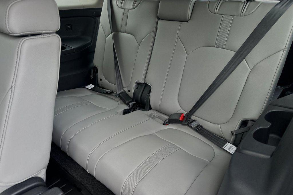 new 2025 Honda Pilot car, priced at $47,550