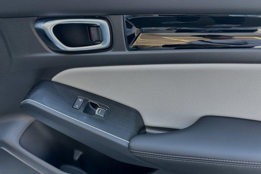 new 2025 Honda Civic Hybrid car, priced at $33,100