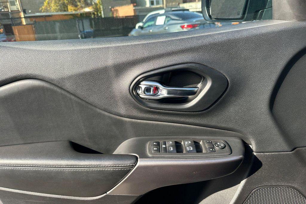 used 2021 Jeep Cherokee car, priced at $18,999