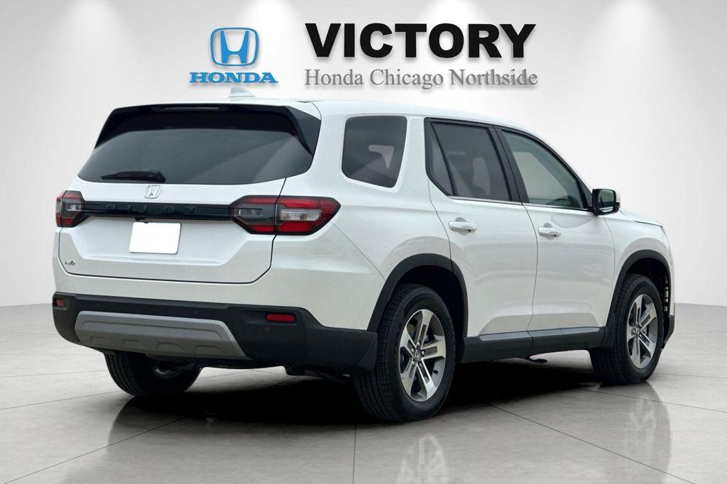 new 2025 Honda Pilot car, priced at $48,280