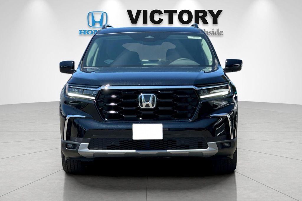 new 2025 Honda Pilot car, priced at $53,295