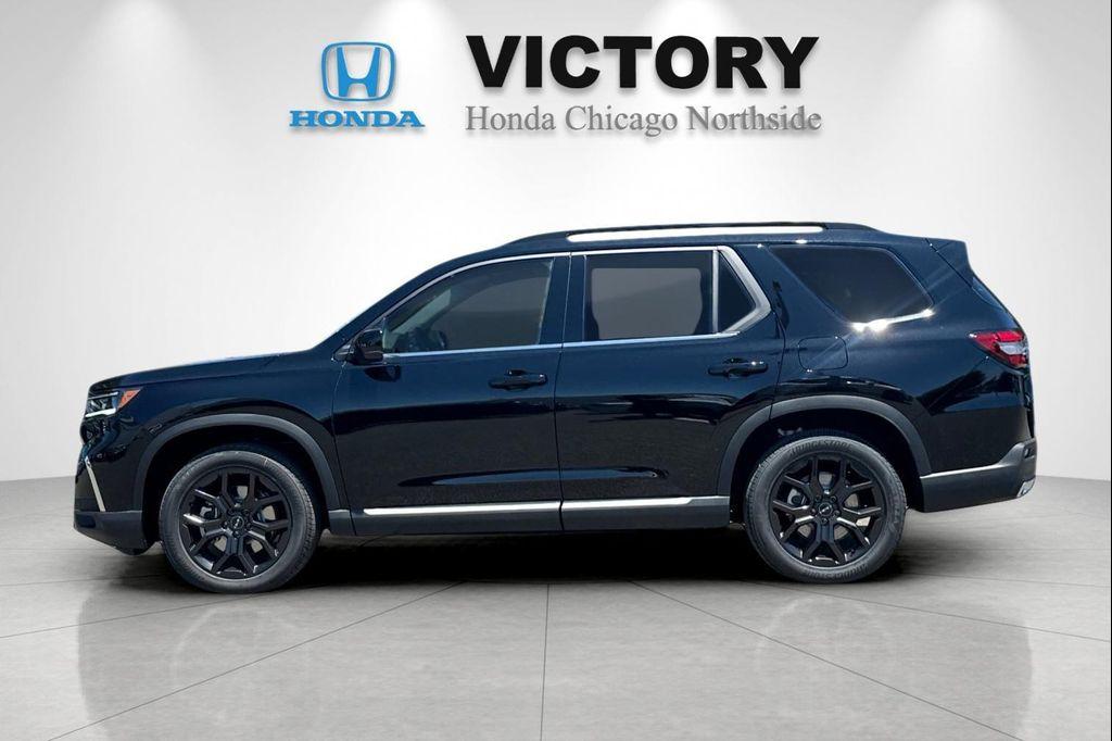 new 2025 Honda Pilot car, priced at $53,295