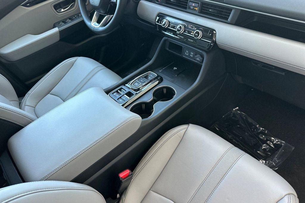 new 2025 Honda Pilot car, priced at $51,500