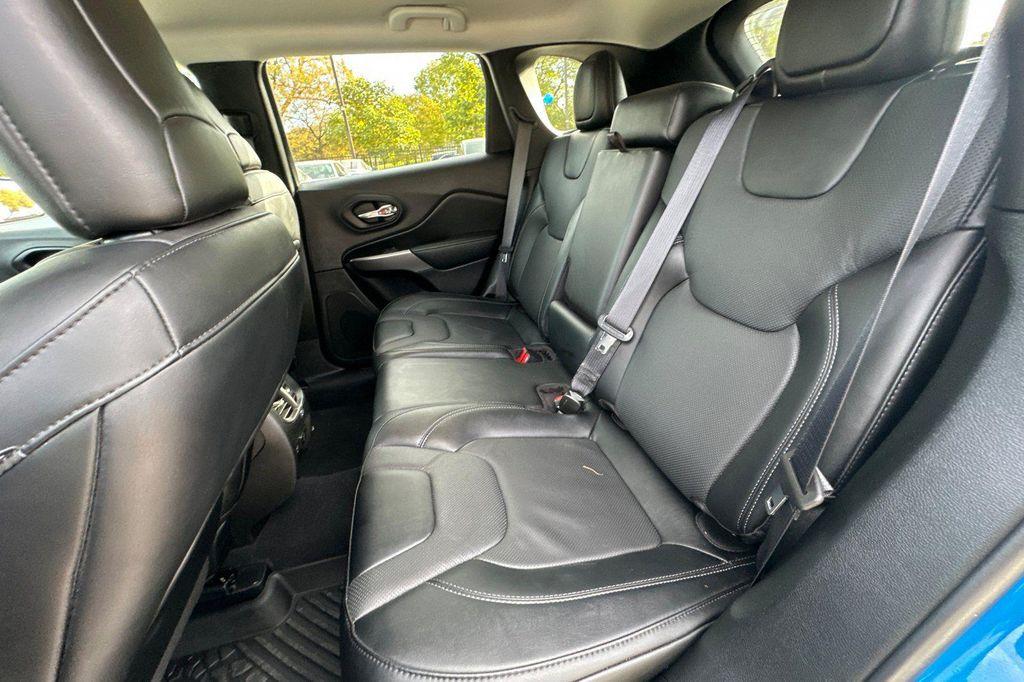 used 2022 Jeep Cherokee car, priced at $23,999