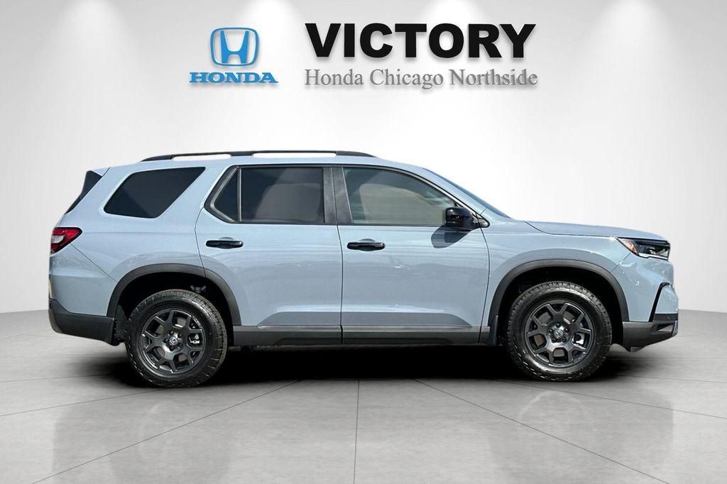 new 2025 Honda Pilot car, priced at $51,350
