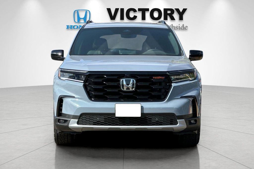 new 2025 Honda Pilot car, priced at $51,350