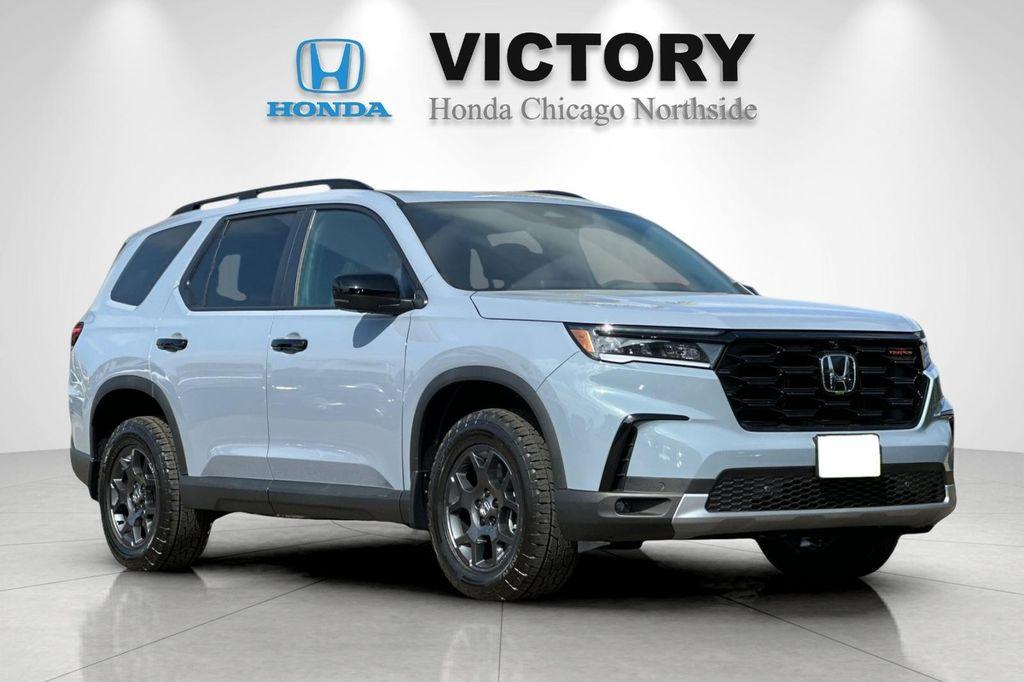 new 2025 Honda Pilot car, priced at $51,350