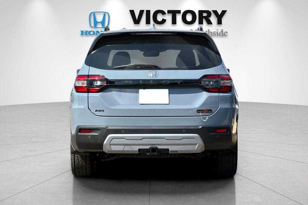 new 2025 Honda Pilot car, priced at $51,350