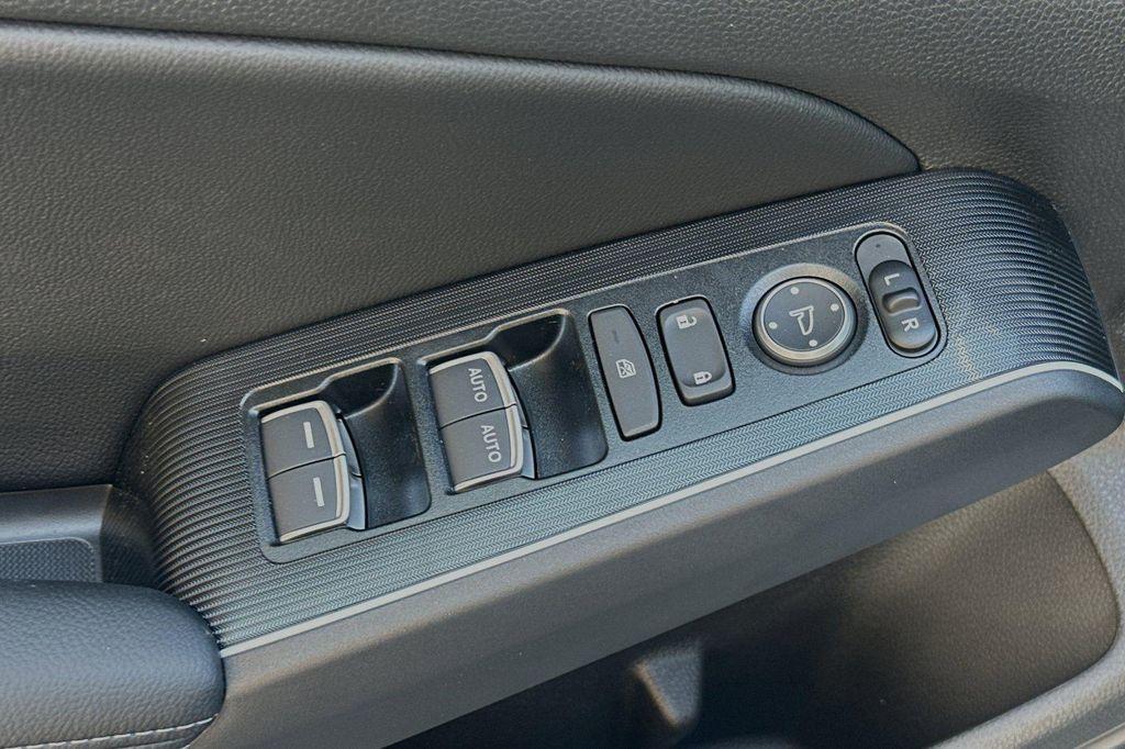 new 2025 Honda Civic Hybrid car, priced at $33,555