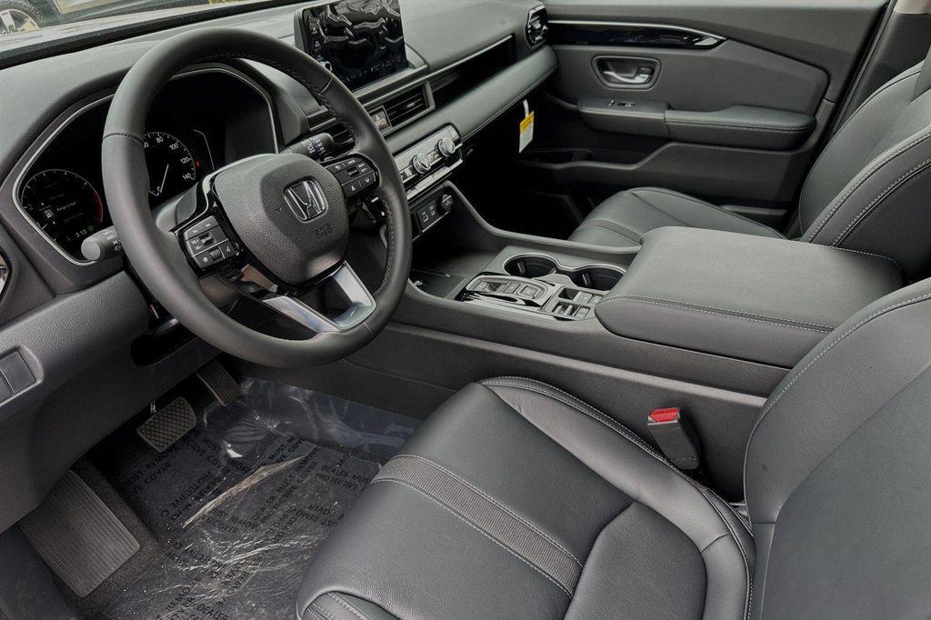 new 2025 Honda Pilot car, priced at $52,280