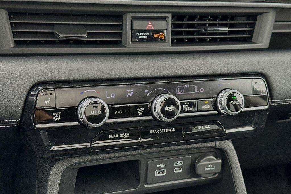 new 2025 Honda Pilot car, priced at $52,280