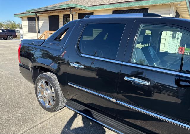 used 2010 Cadillac Escalade EXT car, priced at $18,998