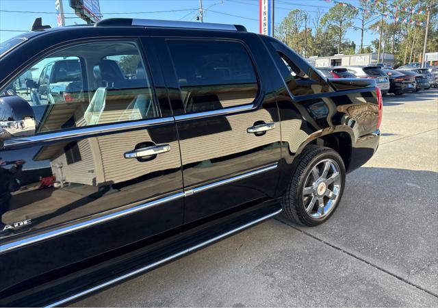 used 2010 Cadillac Escalade EXT car, priced at $18,998