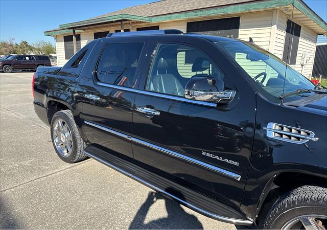 used 2010 Cadillac Escalade EXT car, priced at $18,998