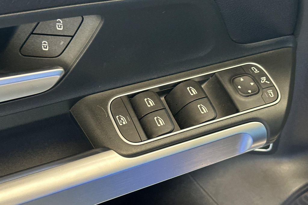 used 2020 Mercedes-Benz GLB 250 car, priced at $20,975