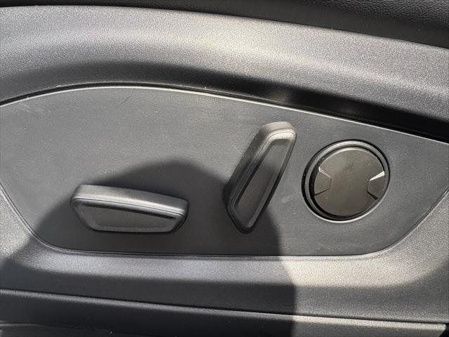 new 2025 Ford Explorer car, priced at $52,695