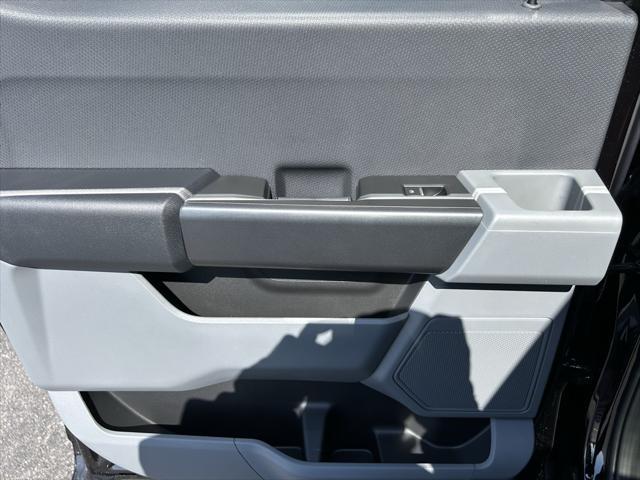 new 2025 Ford F-150 car, priced at $52,305