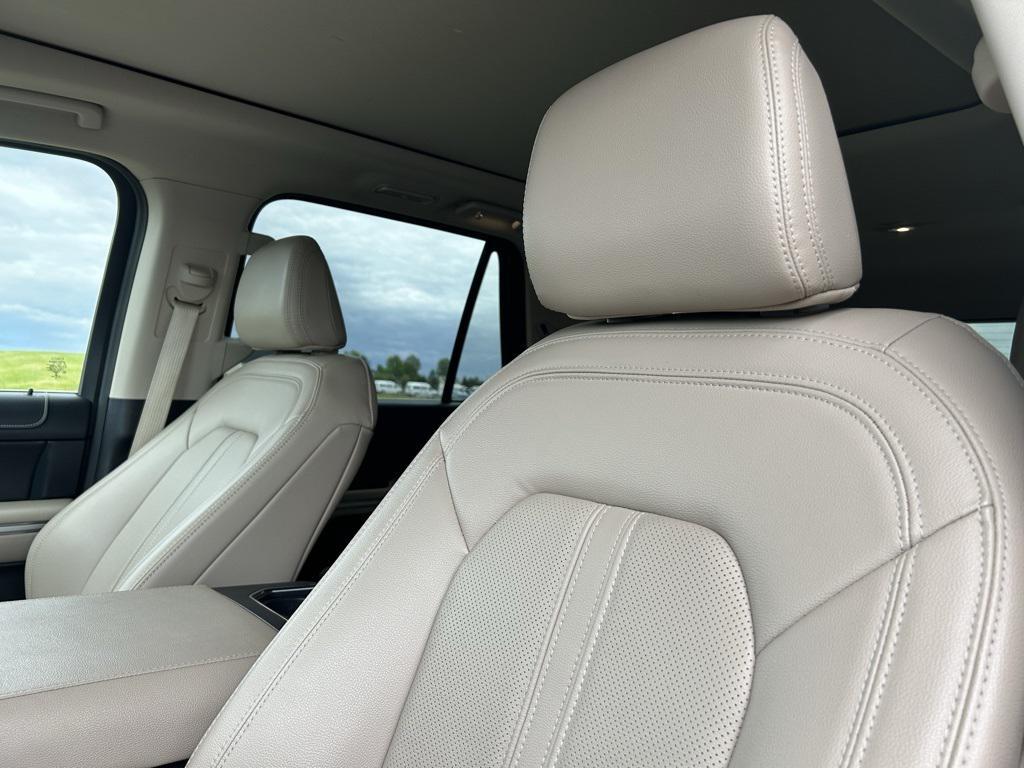 used 2022 Ford Expedition Max car, priced at $52,590