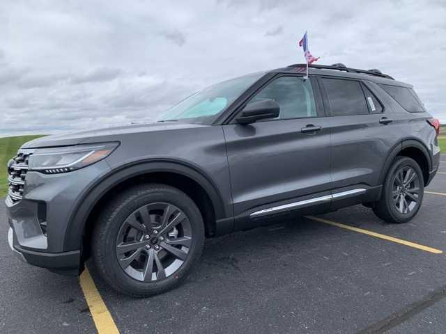 new 2025 Ford Explorer car, priced at $50,575