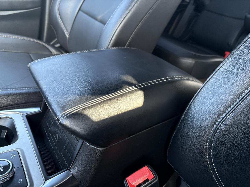 used 2022 Ford Explorer car, priced at $33,990