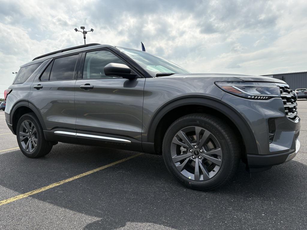 new 2025 Ford Explorer car, priced at $48,660