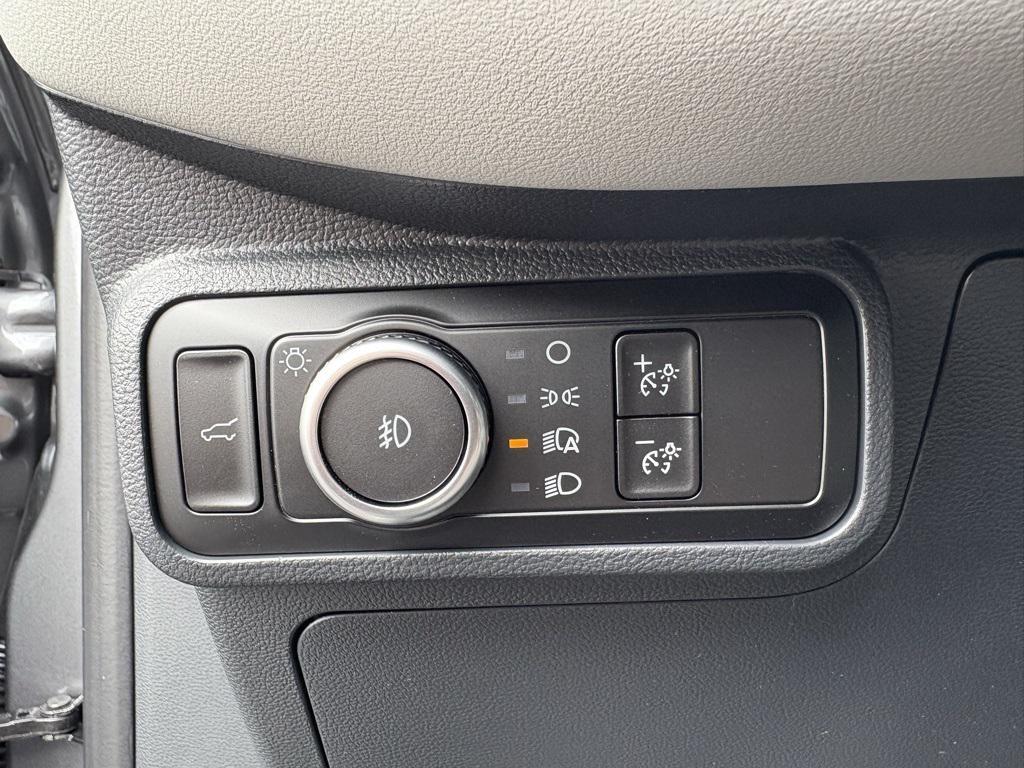 new 2025 Ford Explorer car, priced at $48,660