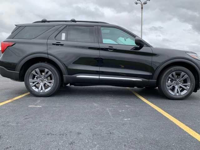 new 2025 Ford Explorer car, priced at $50,450