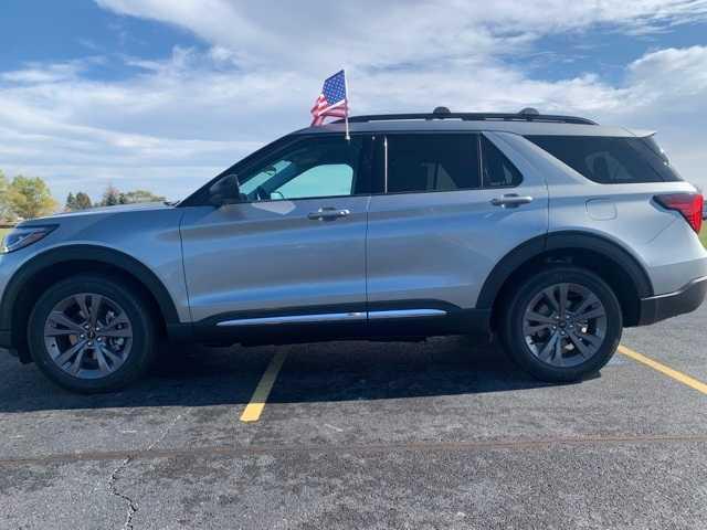 new 2025 Ford Explorer car, priced at $48,755