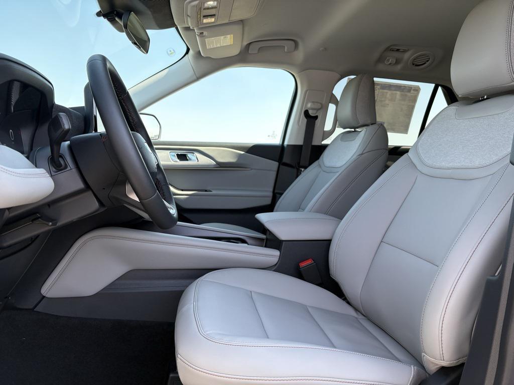 new 2025 Ford Explorer car, priced at $50,280