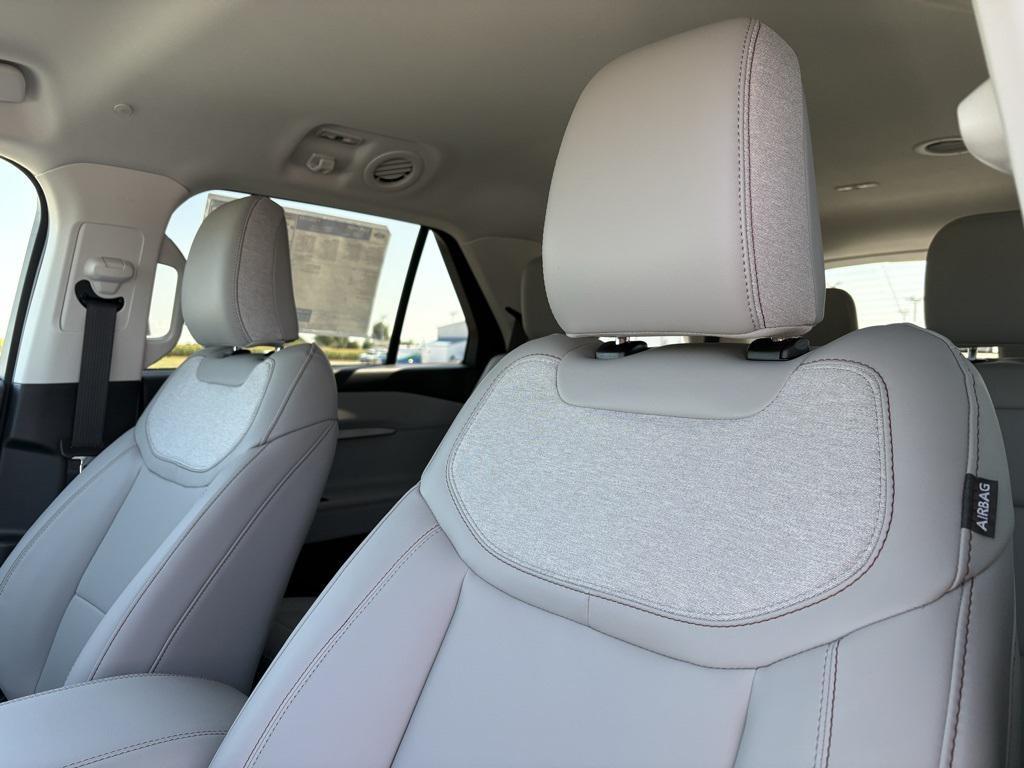 new 2025 Ford Explorer car, priced at $50,280