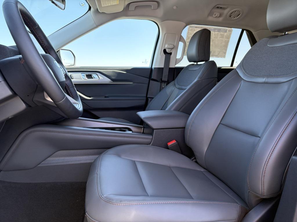new 2025 Ford Explorer car, priced at $49,050