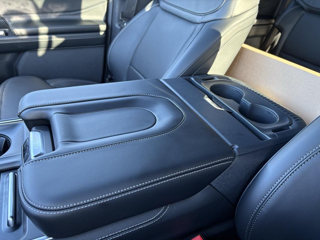new 2025 Ford Expedition Max car, priced at $89,300