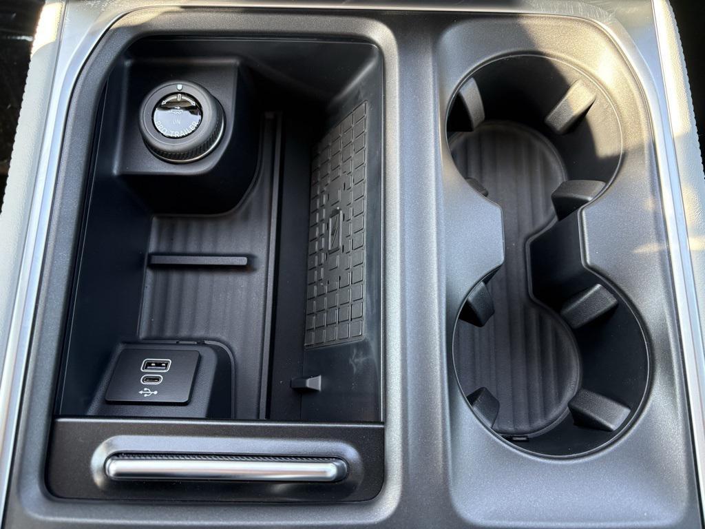 new 2025 Ford Expedition Max car, priced at $93,905