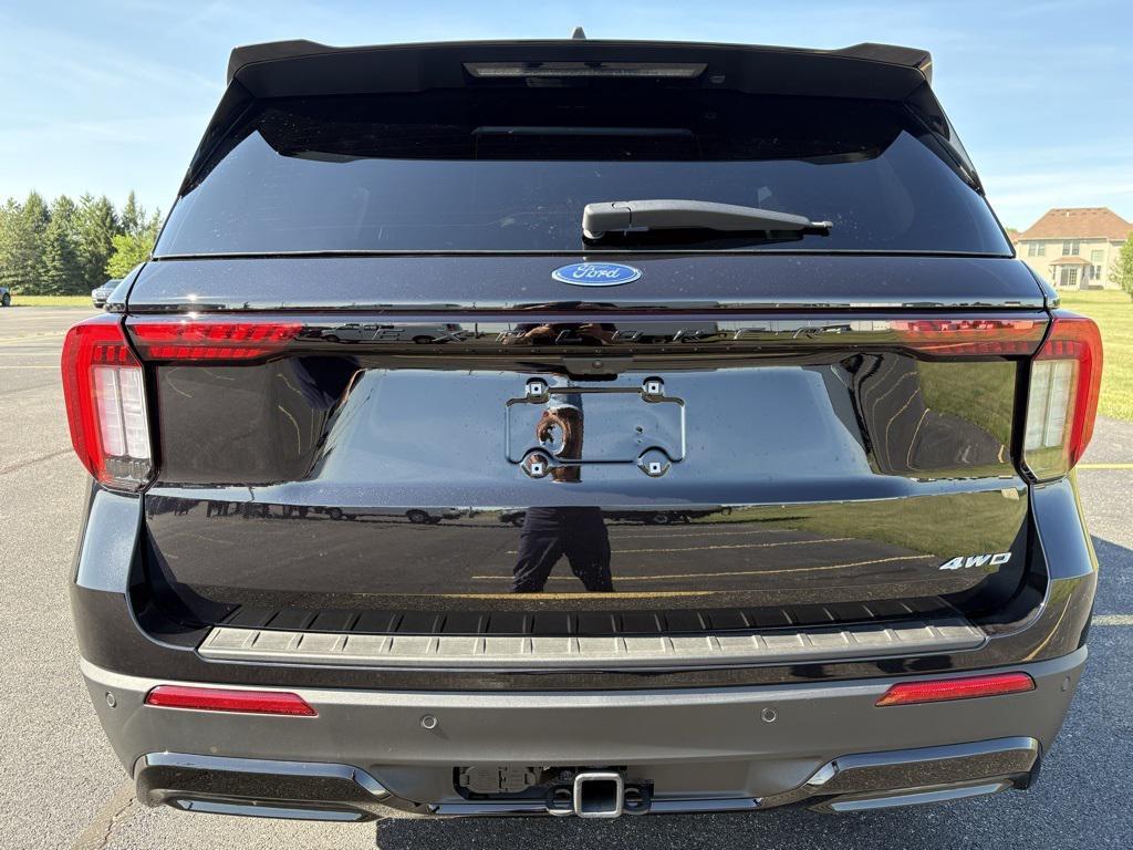 new 2025 Ford Explorer car, priced at $52,840