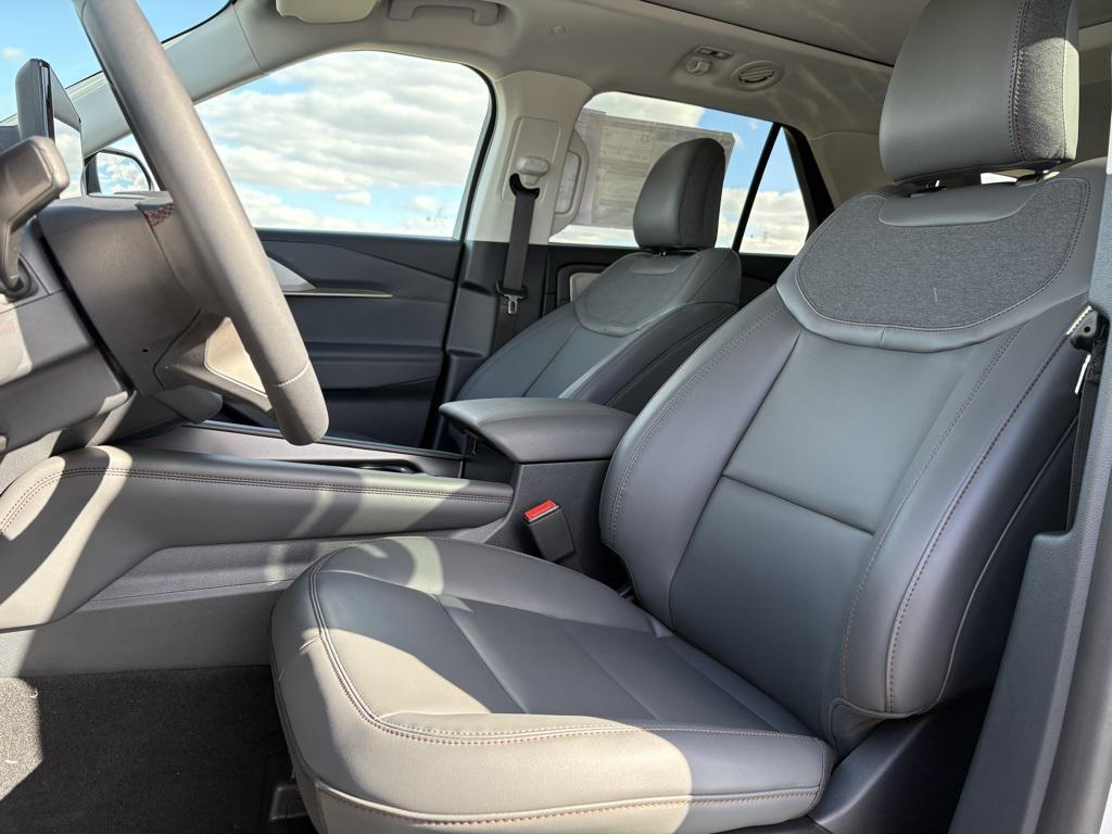 new 2025 Ford Explorer car, priced at $50,810