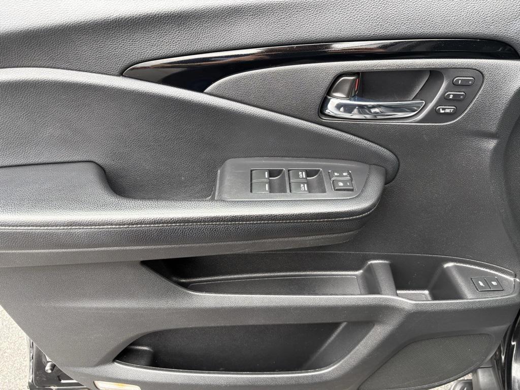 used 2020 Honda Pilot car, priced at $24,490