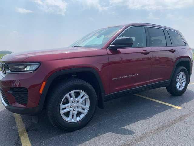 used 2023 Jeep Grand Cherokee car, priced at $31,790