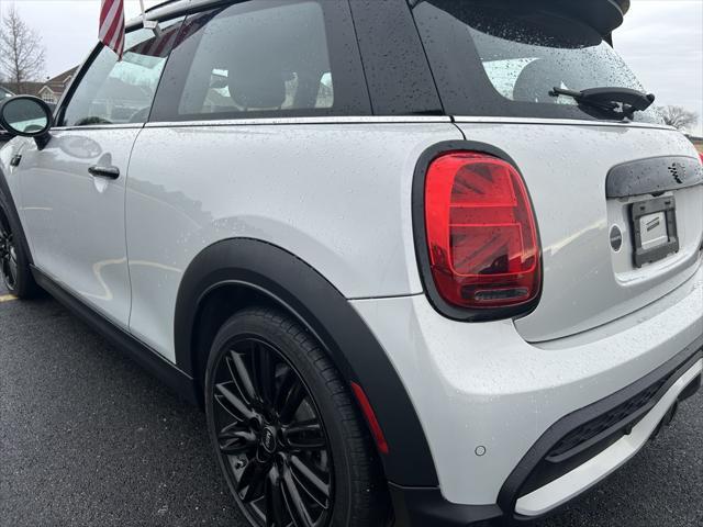 used 2022 MINI Hardtop car, priced at $24,990