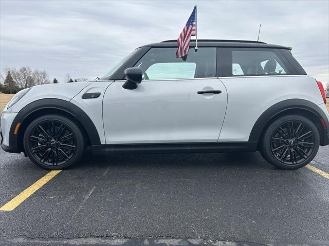 used 2022 MINI Hardtop car, priced at $24,990