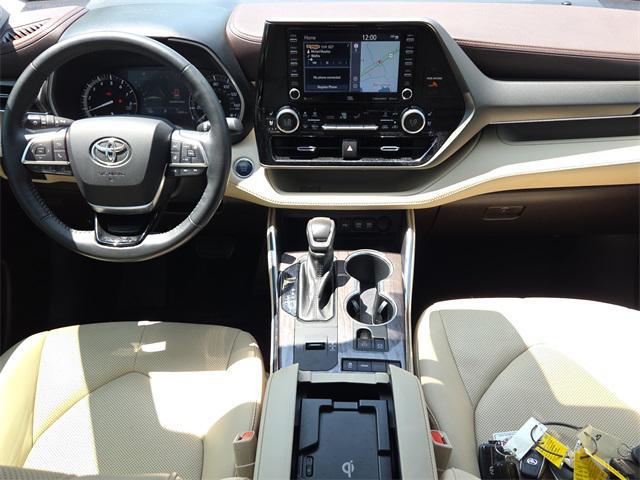 used 2021 Toyota Highlander car, priced at $34,322