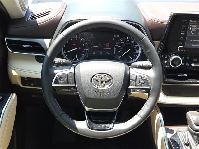 used 2021 Toyota Highlander car, priced at $34,322