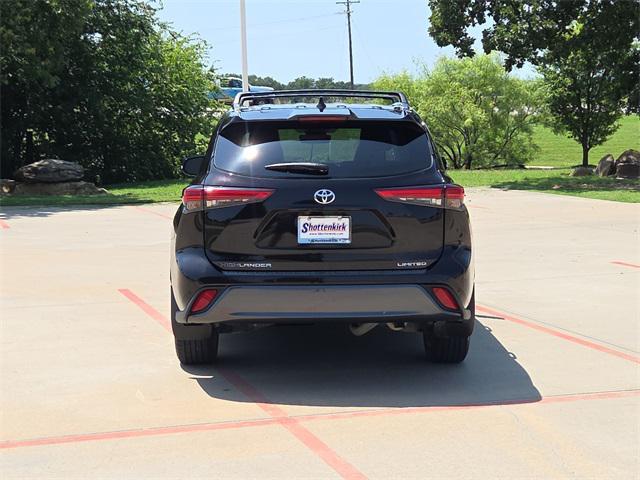 used 2021 Toyota Highlander car, priced at $34,322