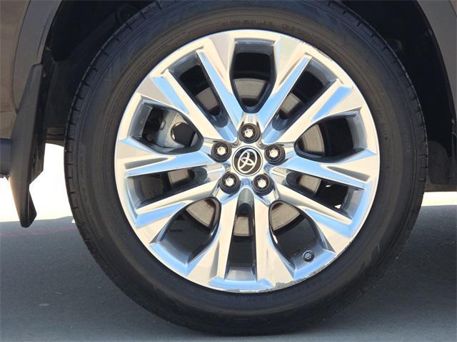 used 2021 Toyota Highlander car, priced at $34,322