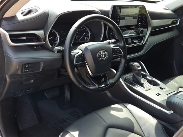 used 2020 Toyota Highlander car, priced at $24,332