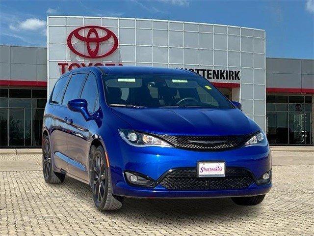 used 2019 Chrysler Pacifica car, priced at $22,916