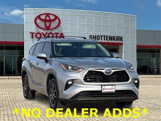 used 2021 Toyota Highlander Hybrid car, priced at $28,962