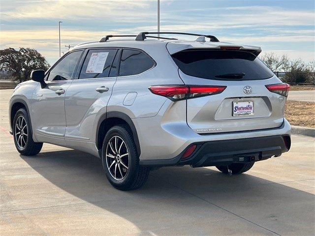 used 2021 Toyota Highlander Hybrid car, priced at $28,962