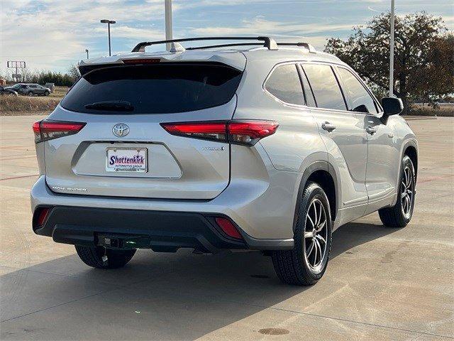 used 2021 Toyota Highlander Hybrid car, priced at $28,962